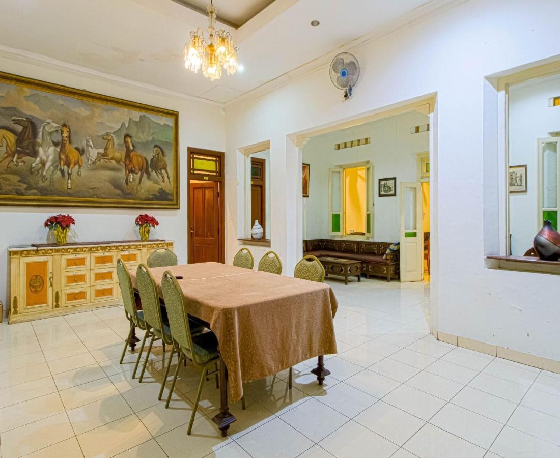 D'Talent Hotel Yogyakarta Exterior photo